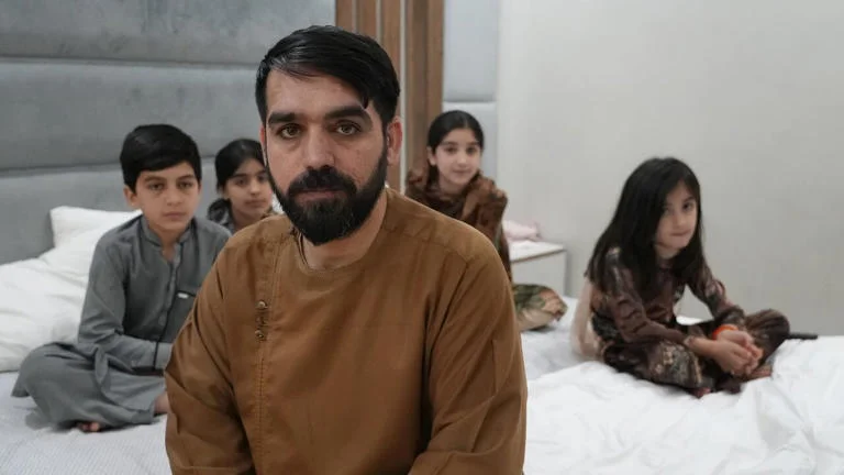 Mohammad Younas Nasimi earlier this year at his former hotel room in Pakistan. (Salimah Shivji/CBC)