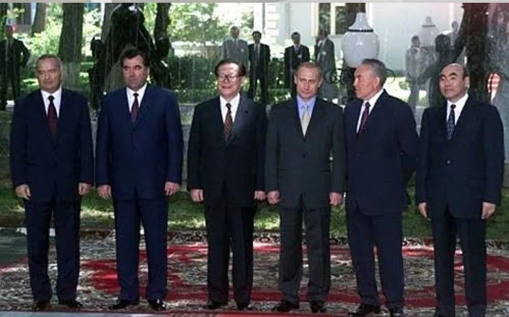 The leaders of each country at the Shanghai Five in 2000. [Wikimedia Commons]