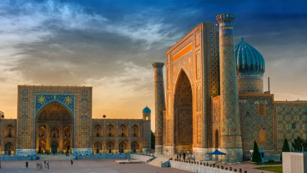 The Crucible of Transformation: Central Asia, Persia, and the Shaping of the Caliphate (710-800 CE)