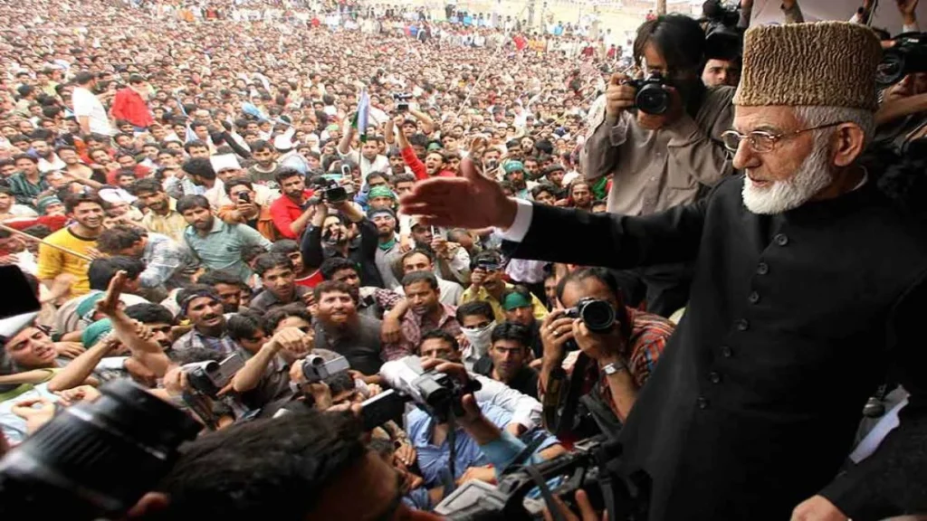 Syed Ali Gilani’s story: a symbol of Kashmir’s defiance, unwavering in ideology, enduring imprisonment, and inspiring the fight for freedom.