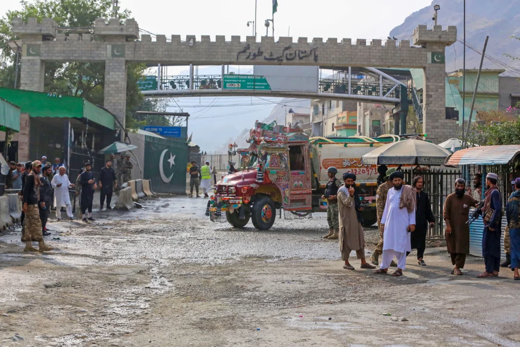 Afghanistan-Pakistan Trade Collapse: A Region at a Crossroads as Kabul Seeks New Routes